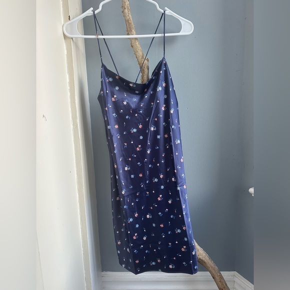 PARADE luxe easy slip dress - Picture 1 of 3